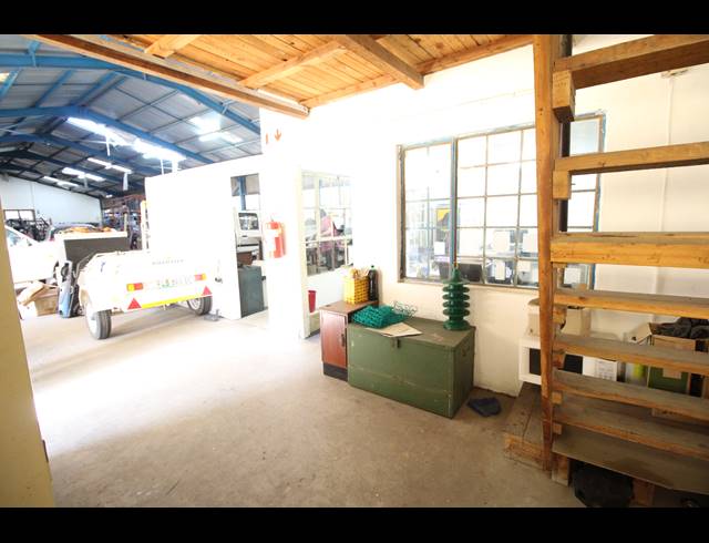2,580M² WAREHOUSE FOR SALE IN BRAELYN